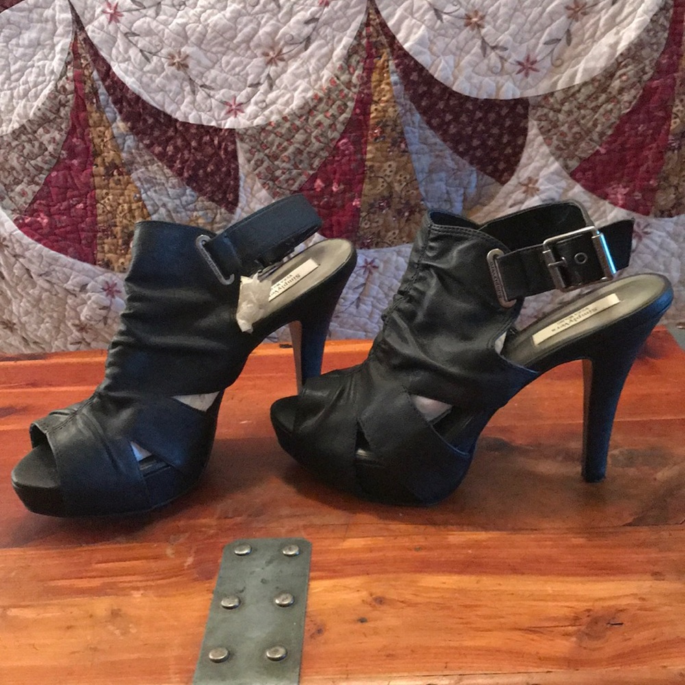 Vera Wang Platform